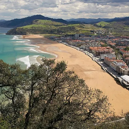 Aterian Gaztelu * Zarautz